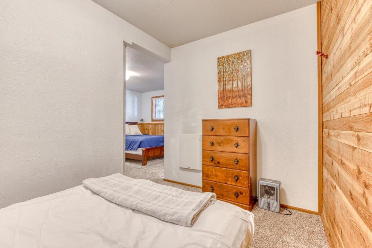 Great Blue Lodge - Spacious Ski Lodge, Hot Tub, Sauna, Game Room & More Government Camp Esterno foto