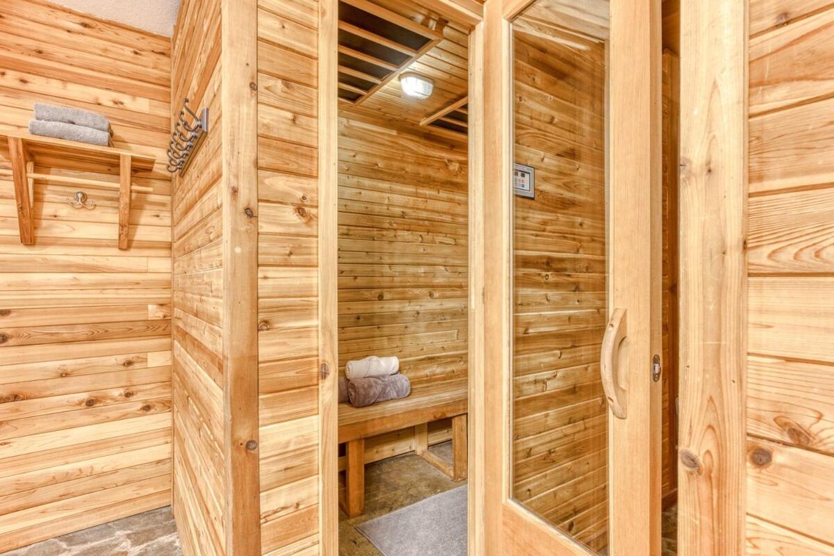 Great Blue Lodge - Spacious Ski Lodge, Hot Tub, Sauna, Game Room & More Government Camp Esterno foto
