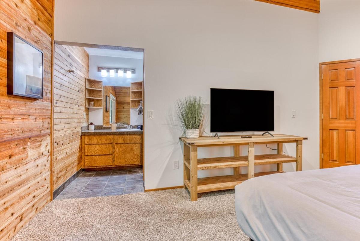 Great Blue Lodge - Spacious Ski Lodge, Hot Tub, Sauna, Game Room & More Government Camp Esterno foto