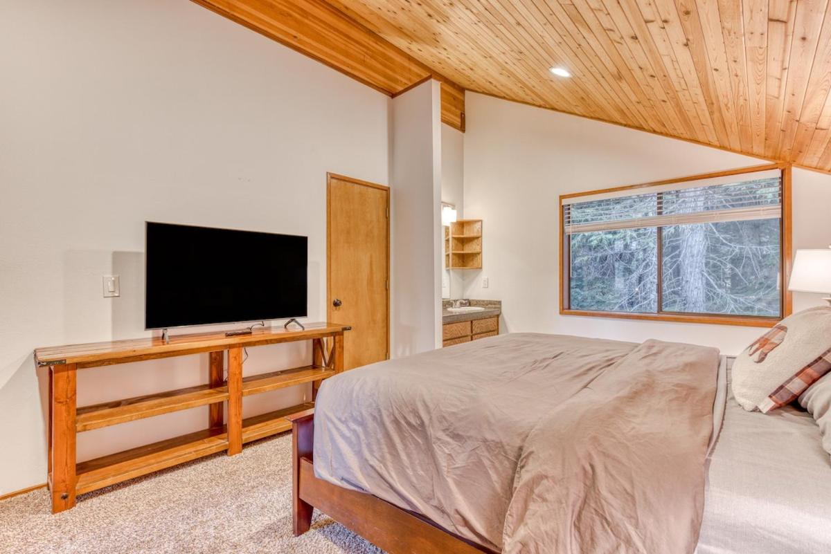 Great Blue Lodge - Spacious Ski Lodge, Hot Tub, Sauna, Game Room & More Government Camp Esterno foto