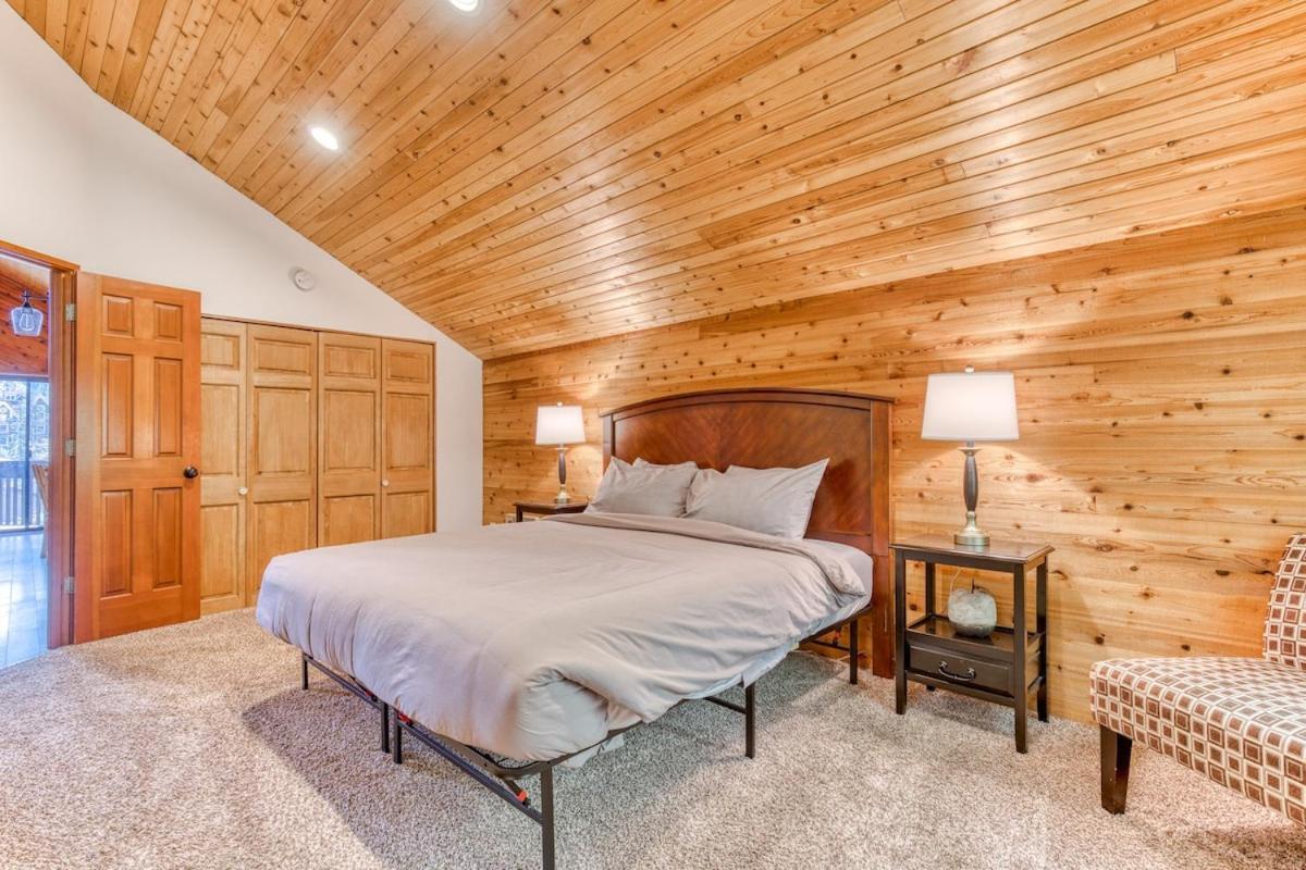 Great Blue Lodge - Spacious Ski Lodge, Hot Tub, Sauna, Game Room & More Government Camp Esterno foto