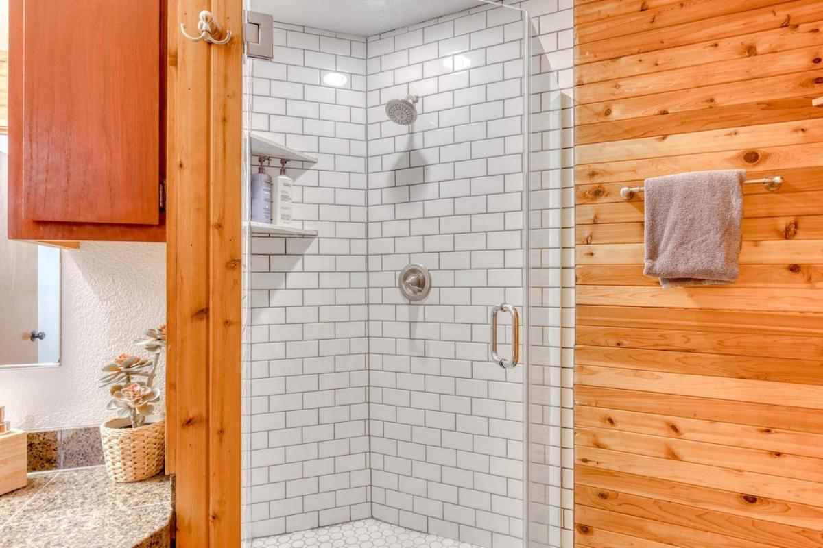 Great Blue Lodge - Spacious Ski Lodge, Hot Tub, Sauna, Game Room & More Government Camp Esterno foto