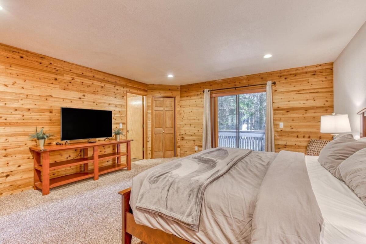 Great Blue Lodge - Spacious Ski Lodge, Hot Tub, Sauna, Game Room & More Government Camp Esterno foto