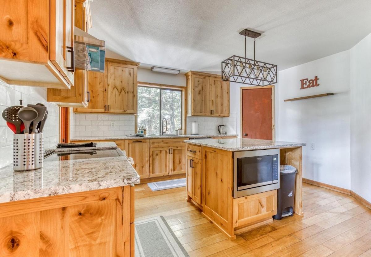 Great Blue Lodge - Spacious Ski Lodge, Hot Tub, Sauna, Game Room & More Government Camp Esterno foto