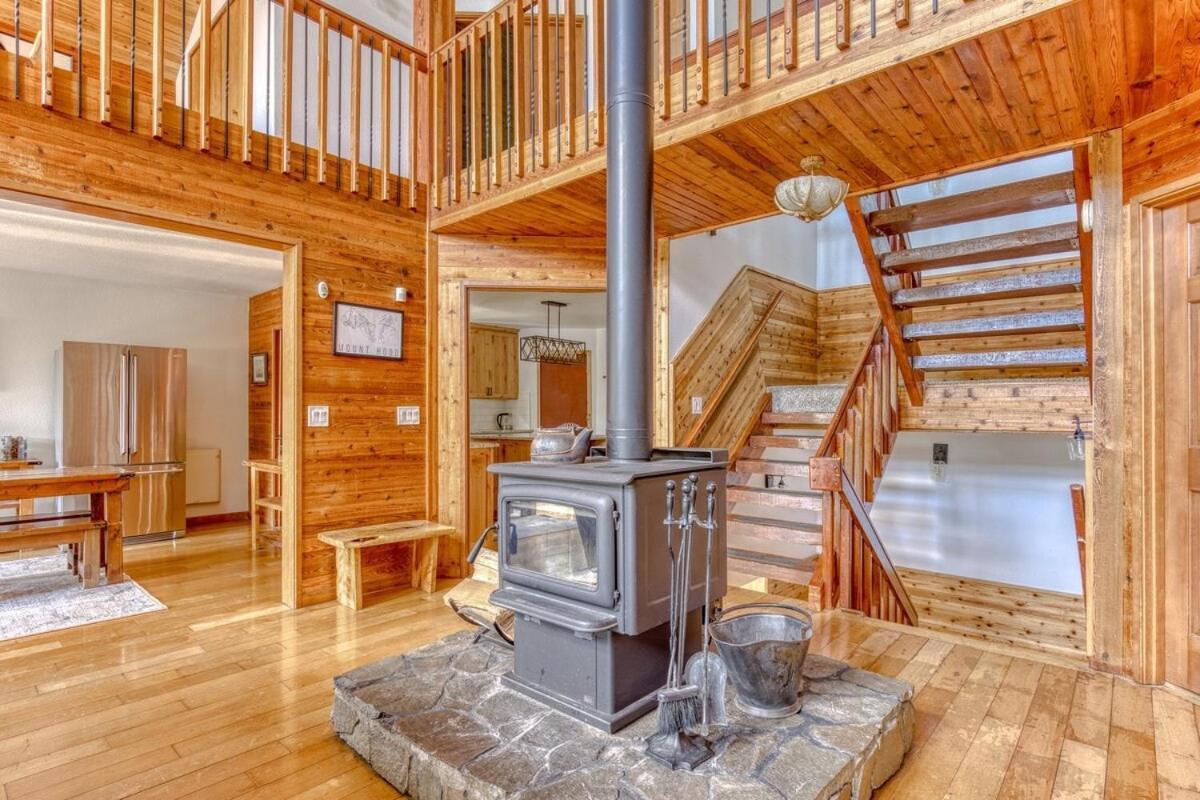 Great Blue Lodge - Spacious Ski Lodge, Hot Tub, Sauna, Game Room & More Government Camp Esterno foto